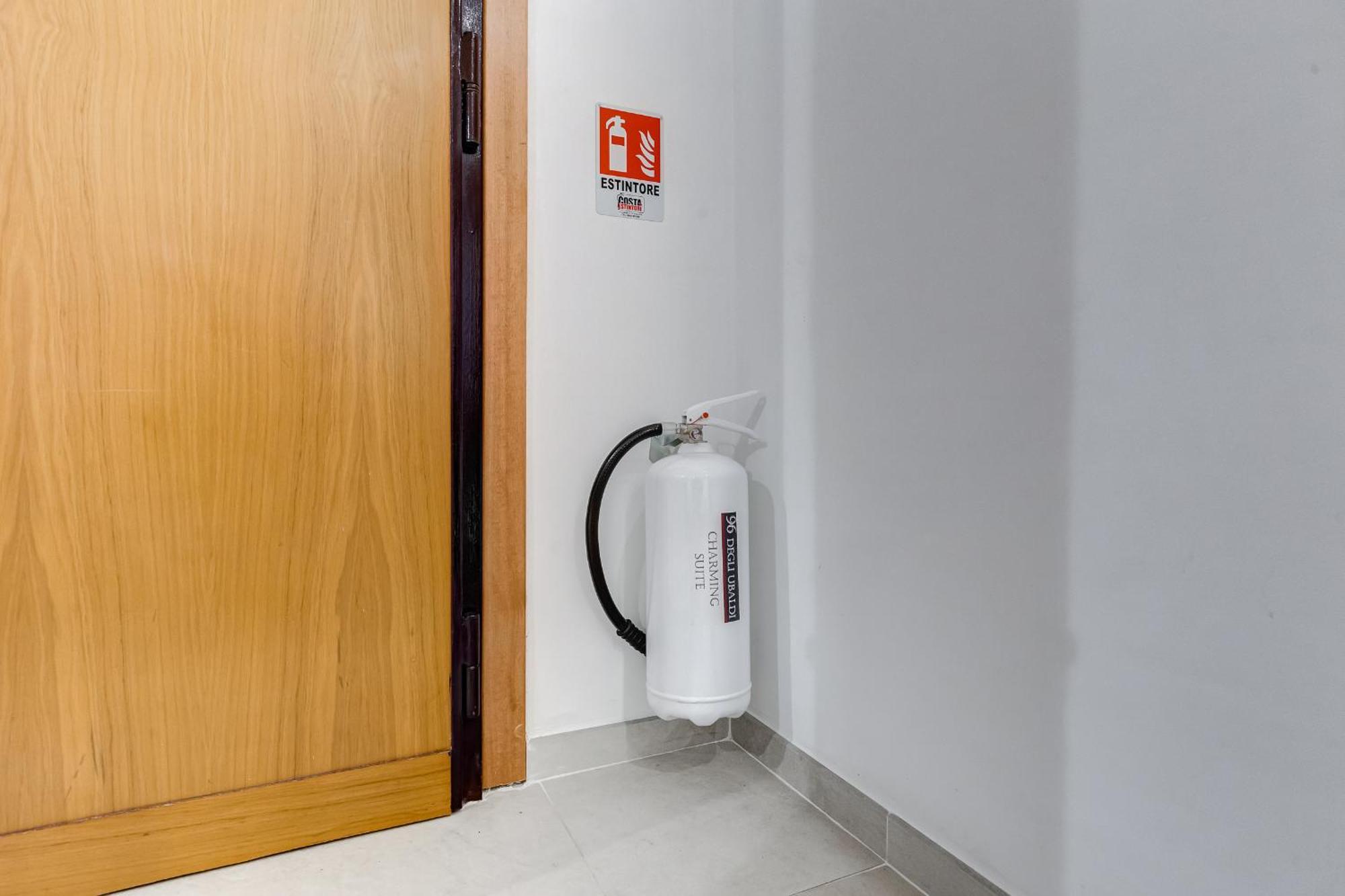 96 Degli Ubaldi Charming Suite Roma Esterno foto